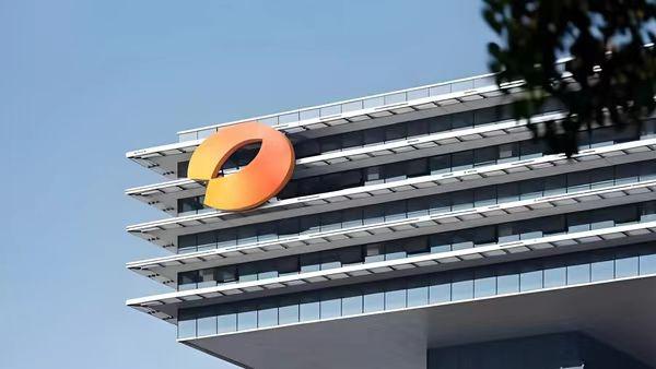 湖南卫视芒果TV紧急调整节目编排 停播多档综艺悼念浏阳事故遇难者