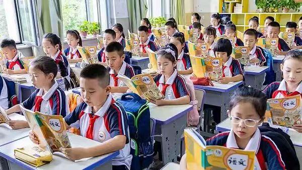 教育观察：新学期教材全面更新，义务教育育人模式迎来深层迭代
