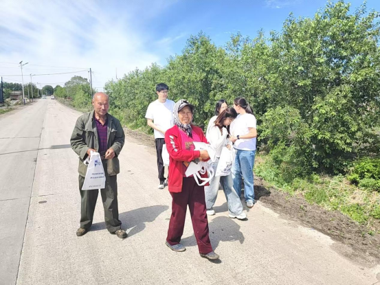 1793264390908074.png 党建引领筑牢金融防线 驻村护航守护银发安居